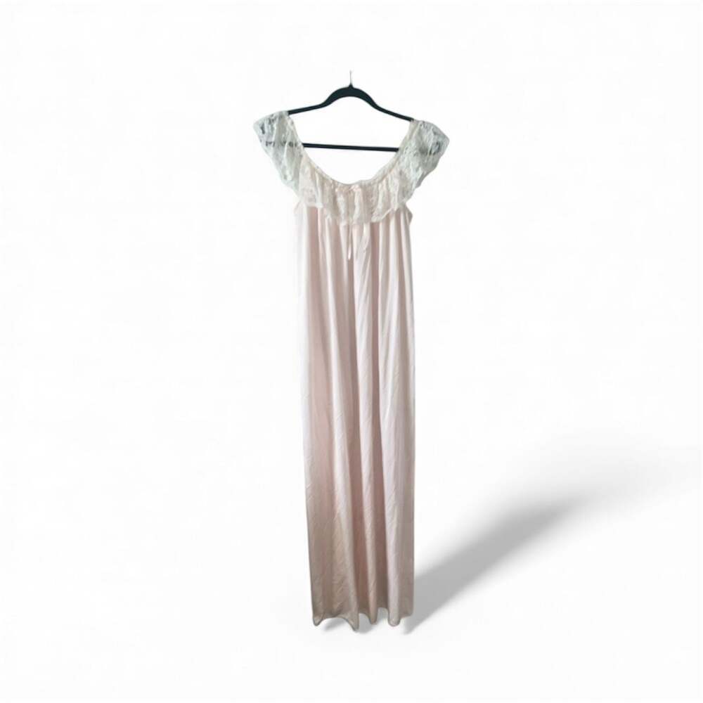 Vintage 80's Olga Nightgown Lace Detail Lingerie Peach White Size 34